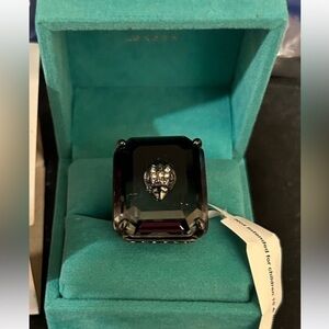 NWT Kurt Geiger London Ombré Eagle
Head Cocktail Ring size 9 velvet box or pouch